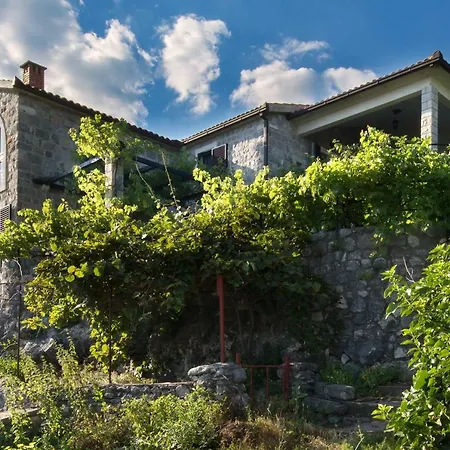 Nera Villa *